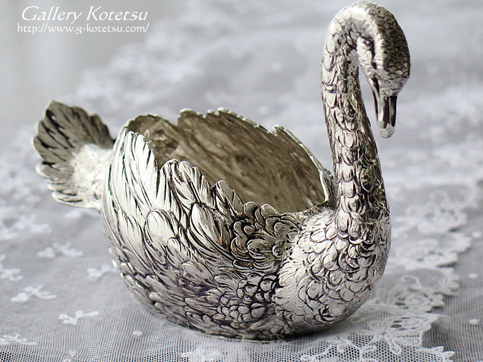 AeB[NVo[@X antique silver swan