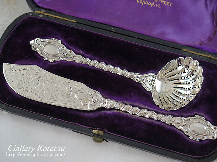 o^[iCtXv[ antique silver butterknife&spoon