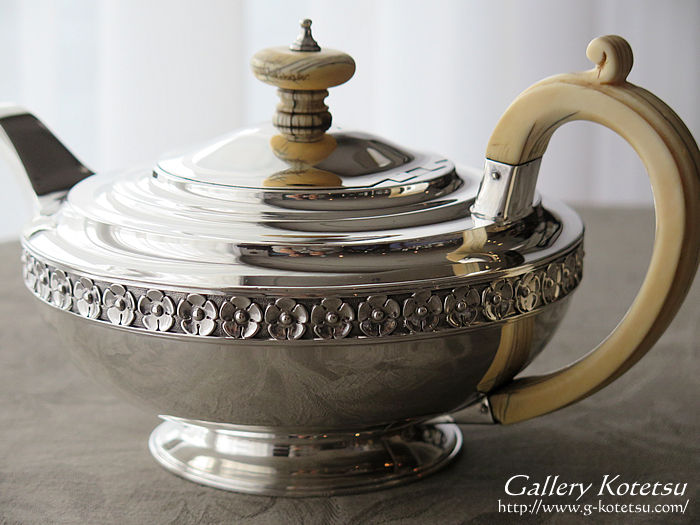 AC{[nhVo[eB[|bg antiquesilver teapot