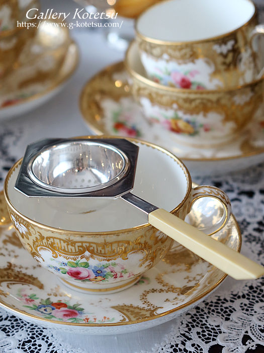 antique silver tea strainer AeB[NVo[