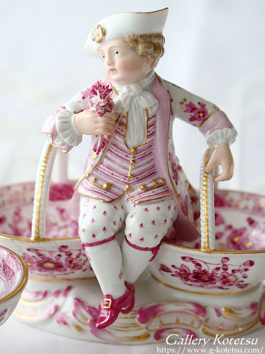 Meissen salt stand