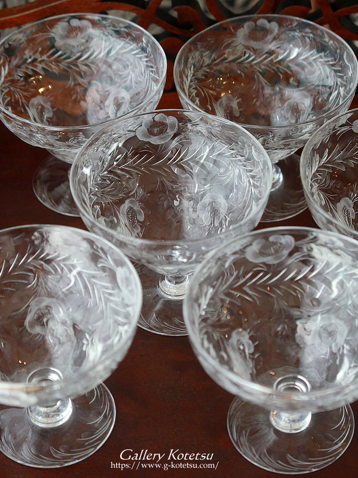 �E�G�b�u�O���X antique glass thomas webb 