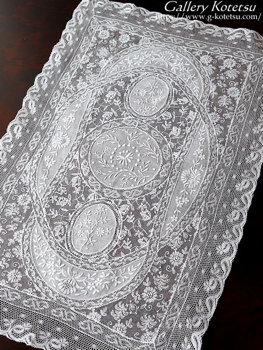 antique lace AeB[N[X