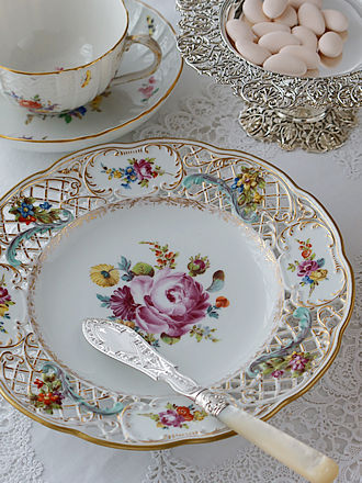 ビンテージ品　ガラス製　大皿　ベラルーシ ビンテージ品 ガラス製 大皿 ベラルーシ ガラス 大皿 – RECTOHALL