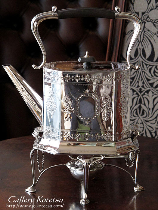 �V���o�[�e�B�[�P�g��