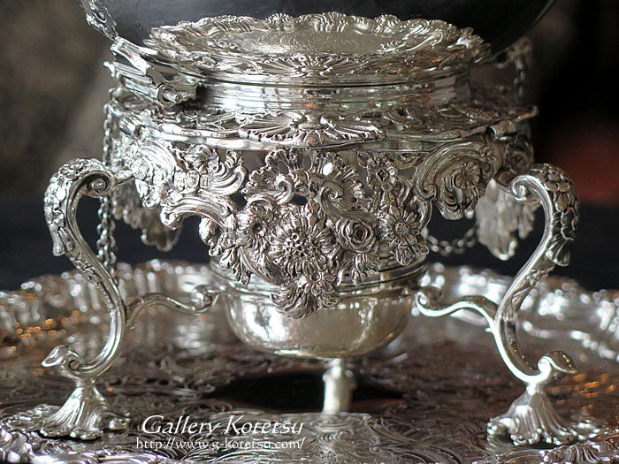 �V���o�[�e�B�[�P�g��