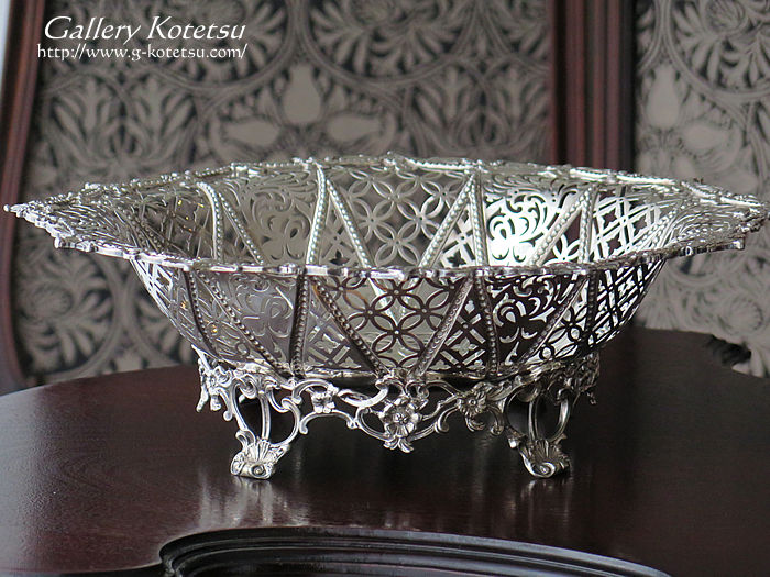 AeB[NVo[oXPbg antique silver basket