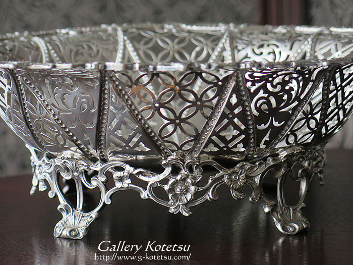 AeB[NVo[oXPbg antique silver basket