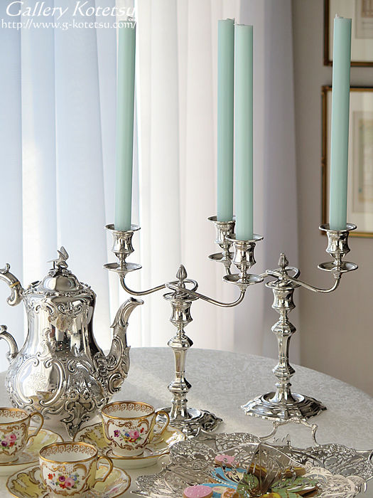 �V���o�[�L�����f���u�� antique silver candelabra