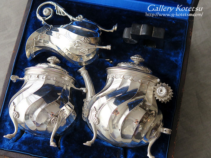 t`Vo[eB[Zbg antique silver teaset