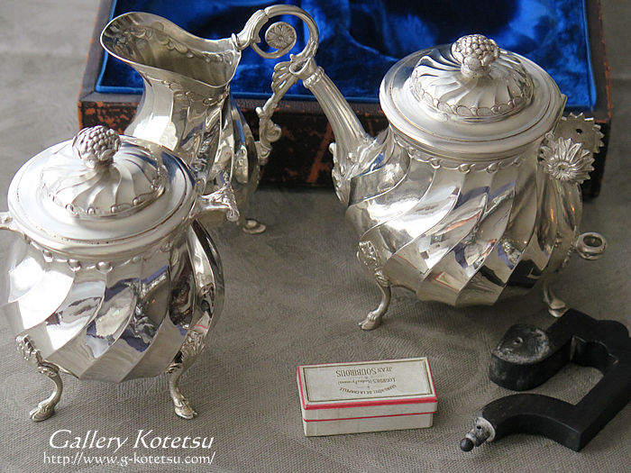 t`Vo[eB[Zbg antique silver teaset