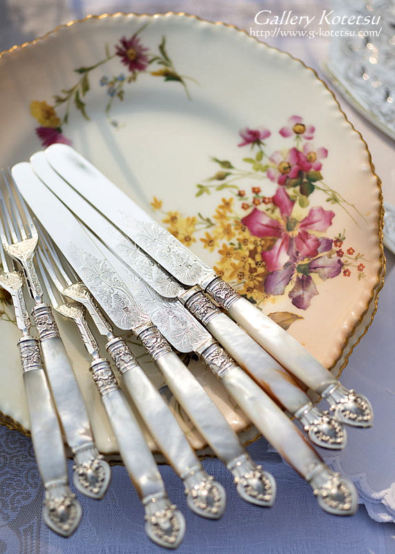 }U[Iup[fU[gJg[ mother of pearl dessert cutlery