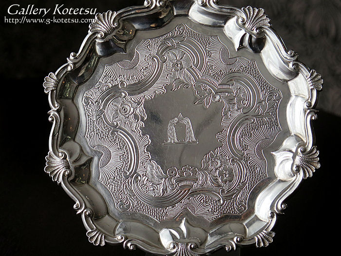 AeB[NVo[T@ antique silver salver