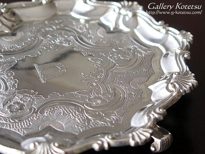 AeB[NVo[T@ antique silver salver