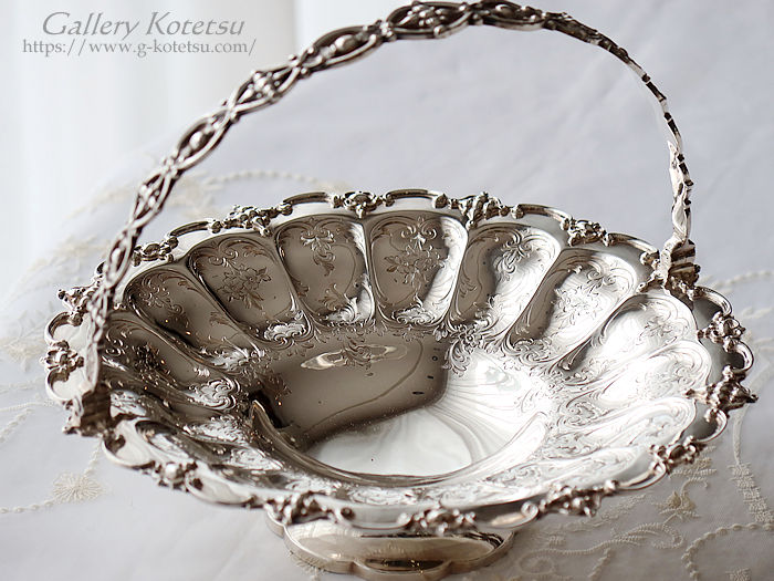 Vo[oXPbg antique silver cake basket