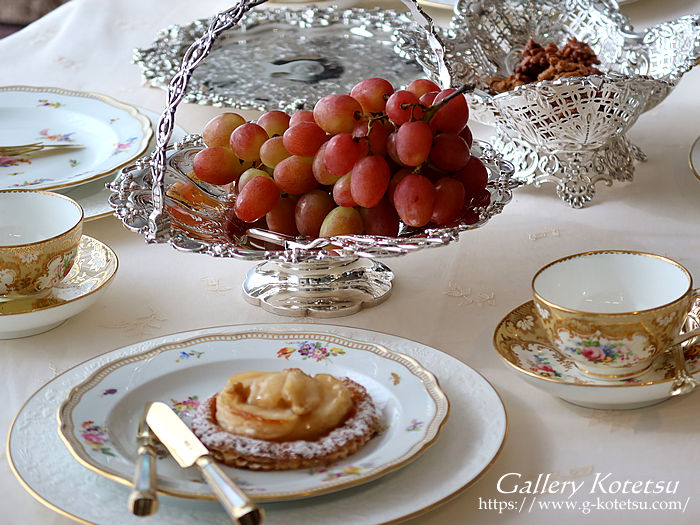 Vo[oXPbg antique silver cake basket