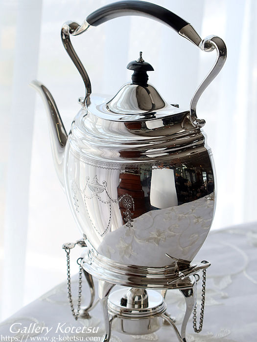 �V���o�[�e�B�[�P�g��