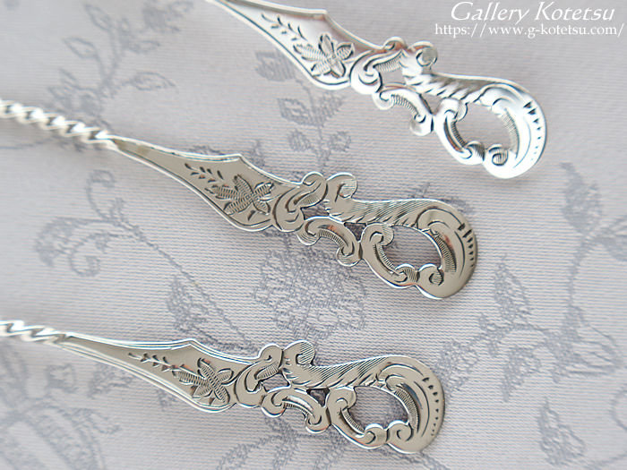 antique silver spoon AeB[NVo[