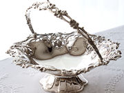 Vo[oXPbg antique silver basket