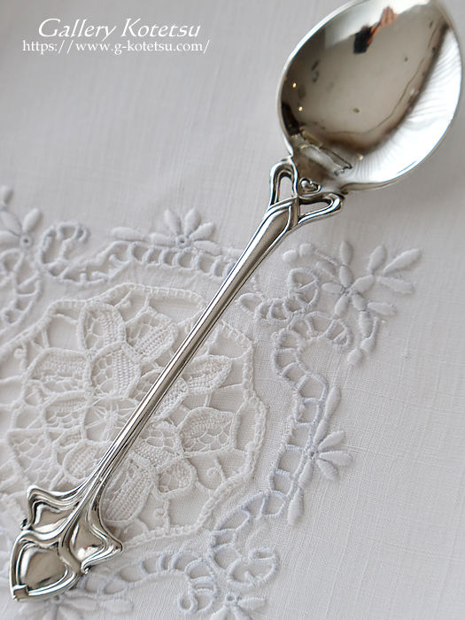 antique silver spoon AeB[NVo[