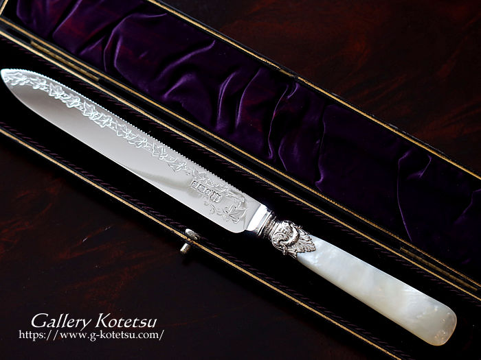 AeB[NVo[@P[LiCt antique silver cake knife