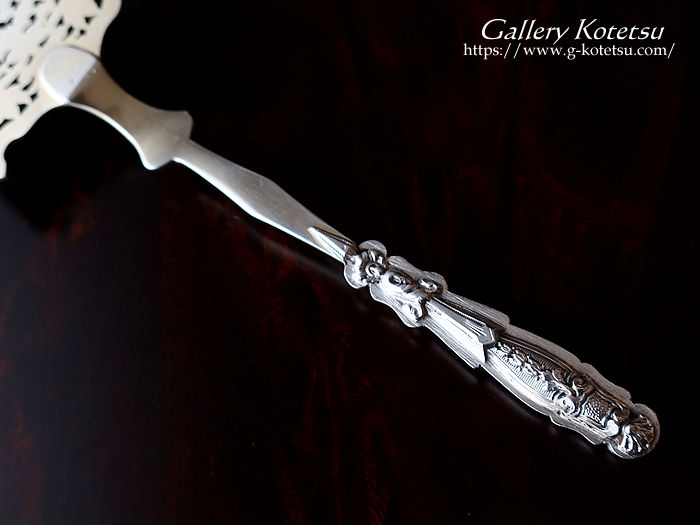 antique silver server AeB[NVo[