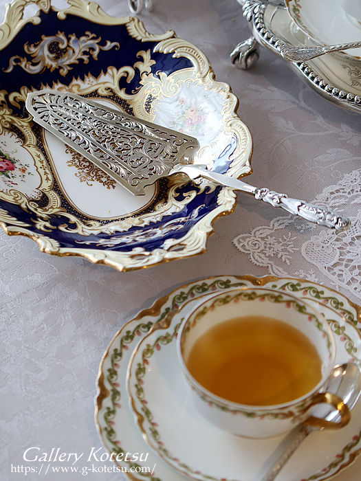 antique silver server AeB[NVo[
