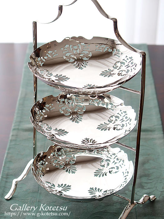cake stand
