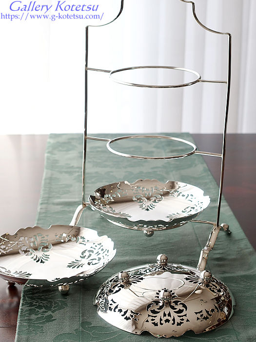 cake stand