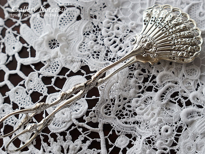 AeB[NVo[@P[LgO antique silver tong