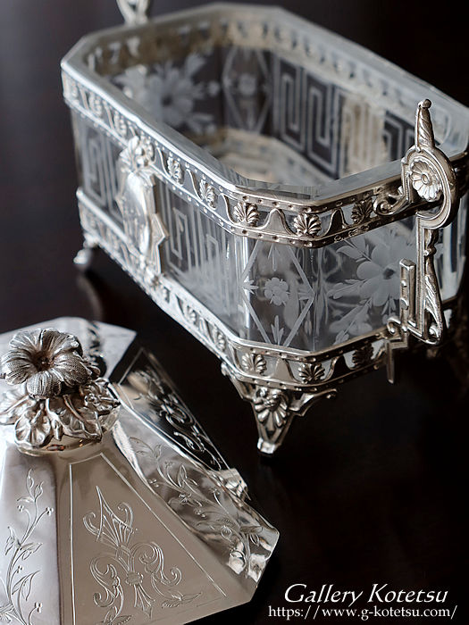 antique silver biscuit box AeB[NVo[@rXPbg{bNX@t`Vo[