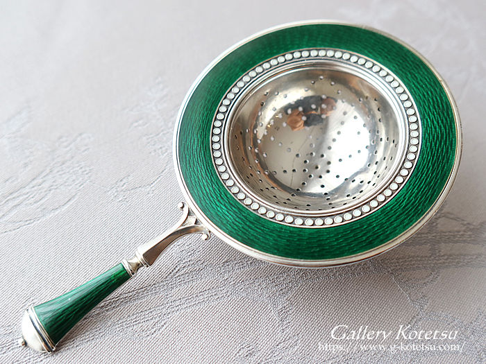 �A���e�B�[�N�V���o�[�@�G�i�����e�B�[�X�g���[�i�[ antique silver enamel tea strainer