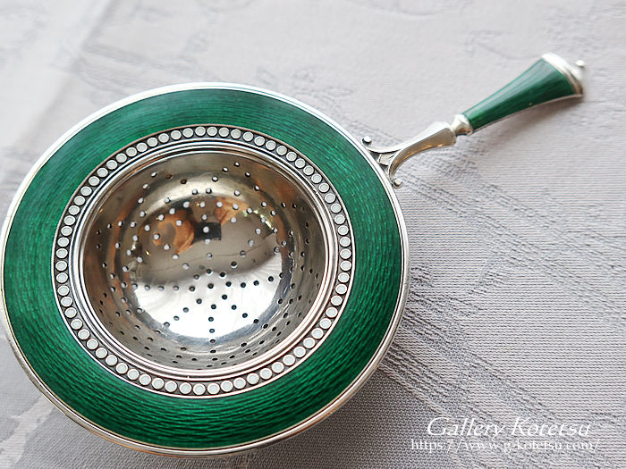 �A���e�B�[�N�V���o�[�@�G�i�����e�B�[�X�g���[�i�[ antique silver enamel tea strainer
