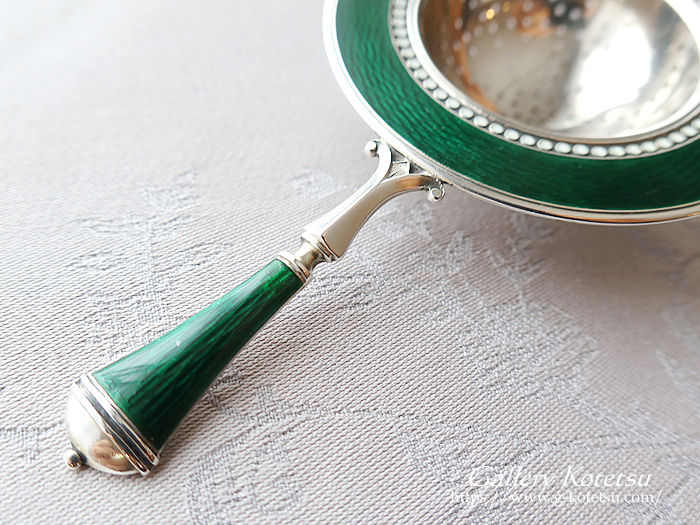 �A���e�B�[�N�V���o�[�@�G�i�����e�B�[�X�g���[�i�[ antique silver enamel tea strainer