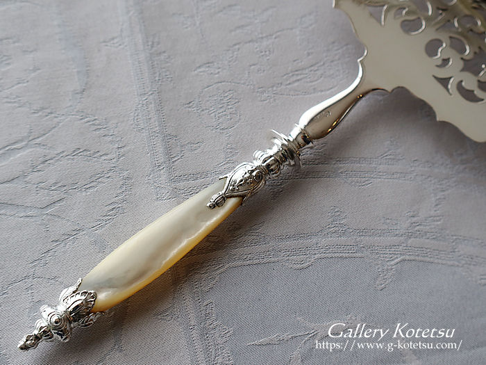 AeB[NVo[@P[LT[@[ antique silver cake server