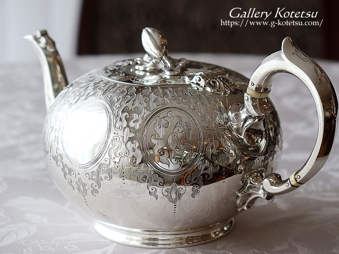 antique silver tea pot �A���e�B�[�N�V���o�[�@�e�B�[�|�b�g