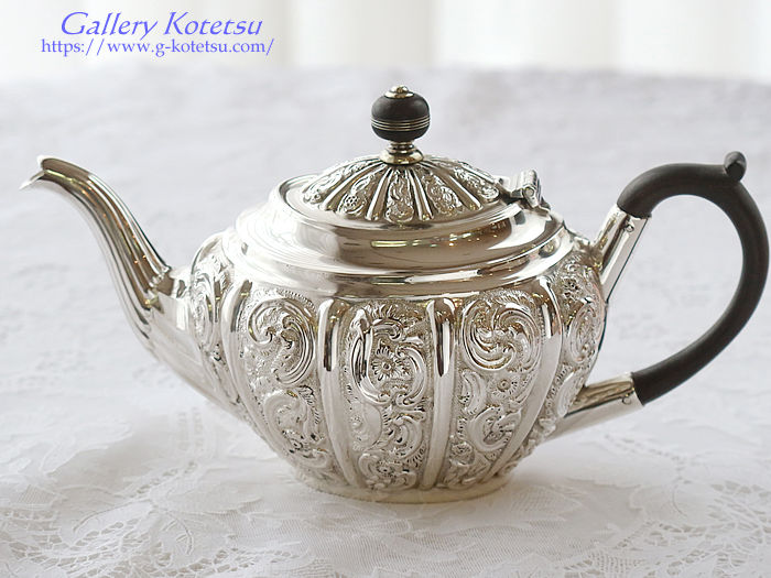 �A���e�B�[�N�V���o�[�@�e�B�[�|�b�g antique silver teapot