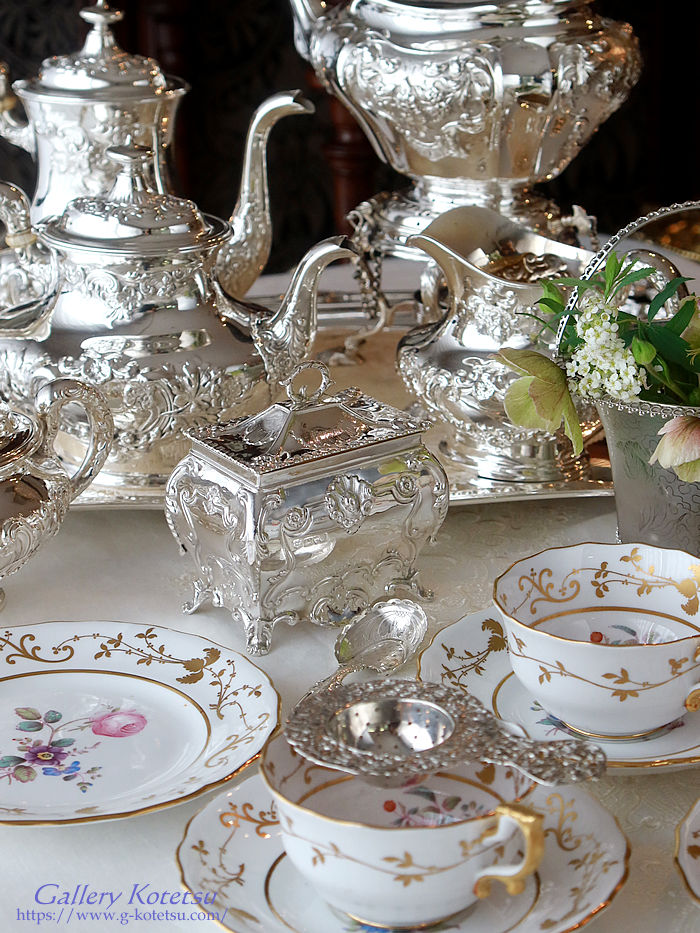 �A���e�B�[�N�V���o�[�@�e�B�[�L���f�B antique silver tea caddy