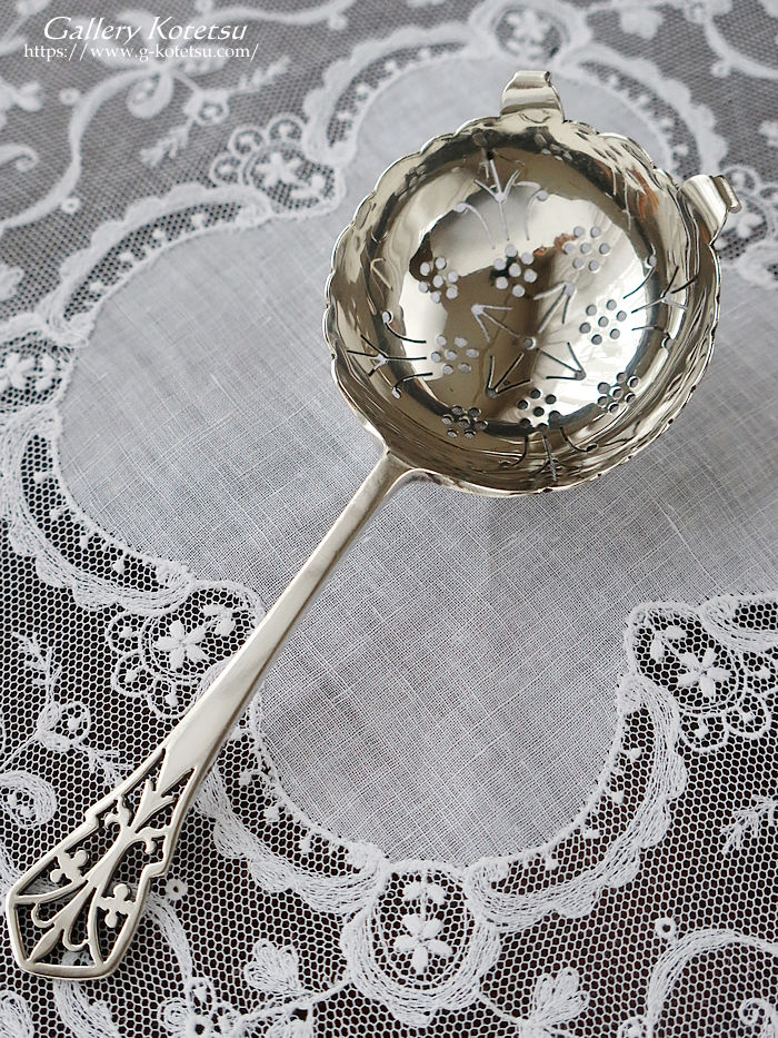 �e�B�[�X�g���[�i�[�@�A���e�B�[�N�V���o�[ tea syrainer antique silver