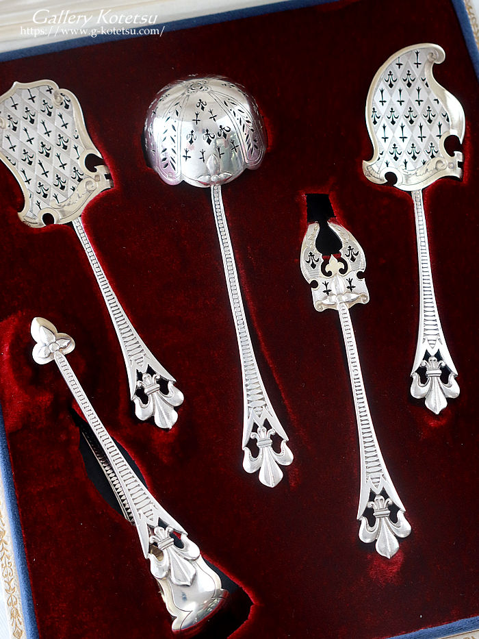 �t�����`�V���o�[�@antique silver dessert fork