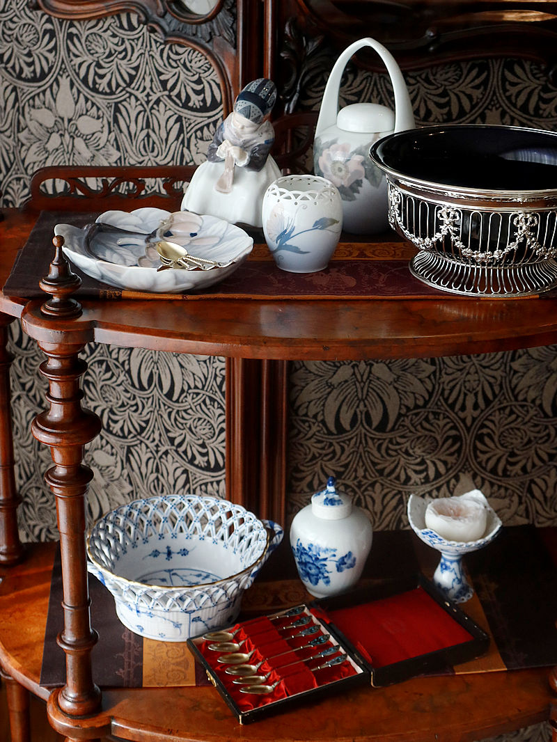 �A���e�B�[�N�M�������[�ՓO