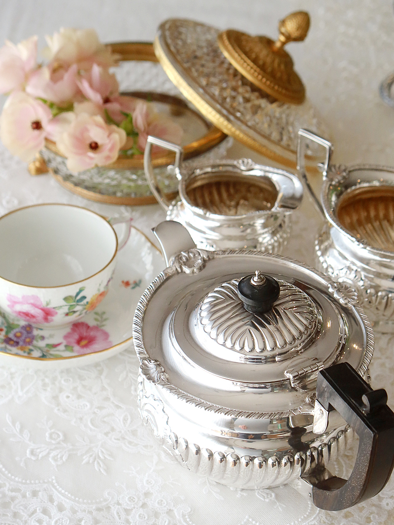 �A���e�B�[�N�M�������[�ՓO