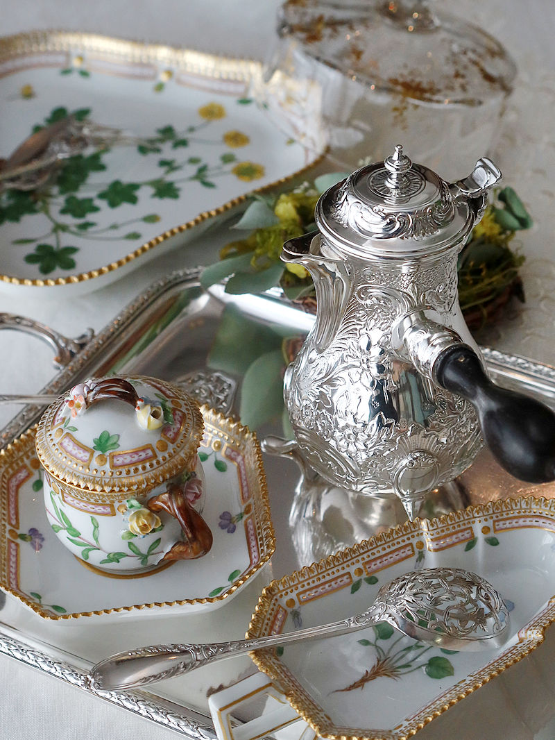 �A���e�B�[�N�M�������[�ՓO